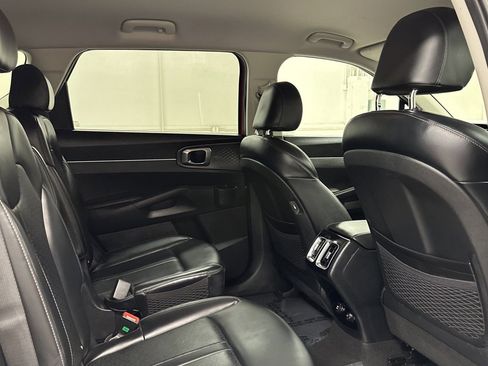 Used 2023 Kia Sorento EX image 20