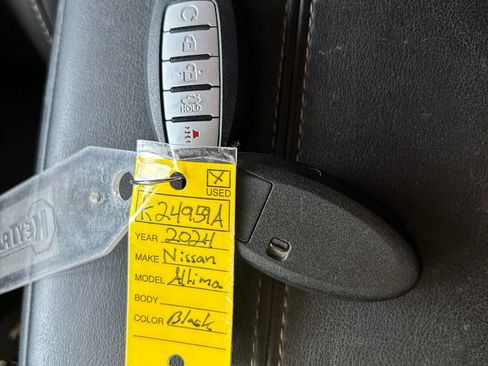 Used 2024 Nissan Altima 2.5 S FWD image 13