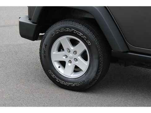 Used 2017 Jeep Wrangler Unlimited Sport w/ Power Convenience Group image 6