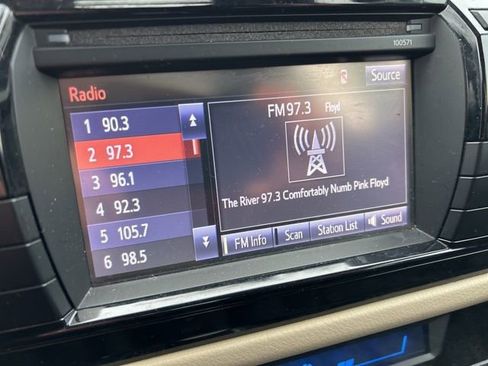 Used 2016 Toyota Corolla LE image 18