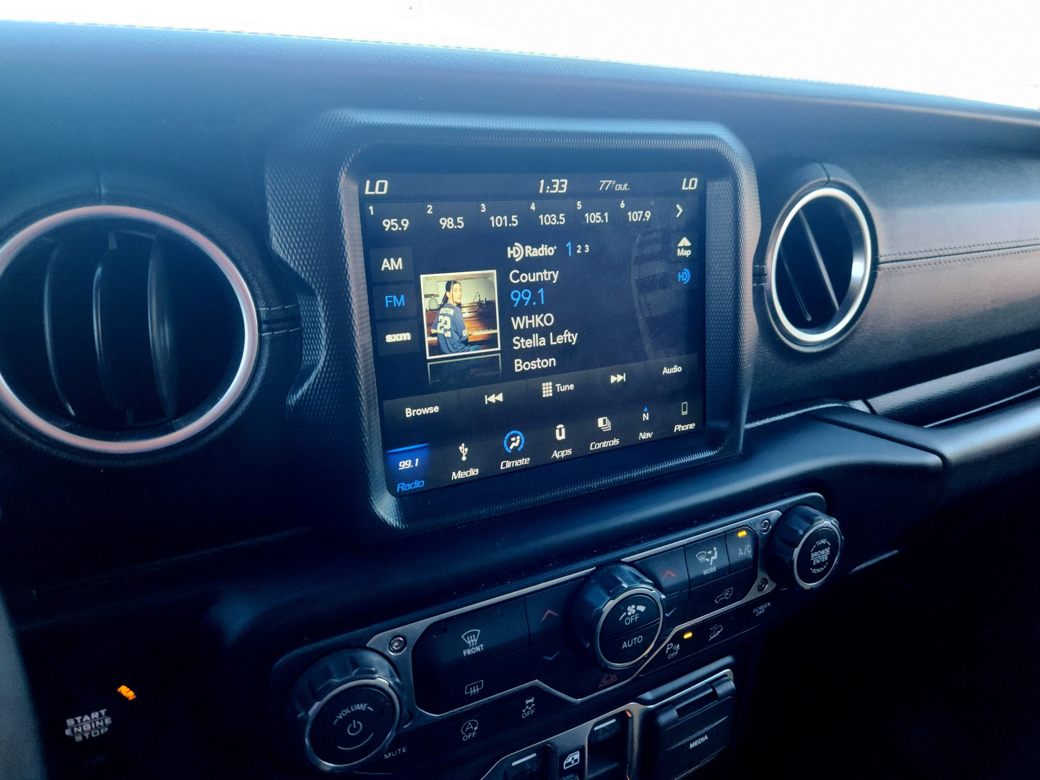 Used 2019 Jeep Wrangler Unlimited Sahara AWD/4WD image 25