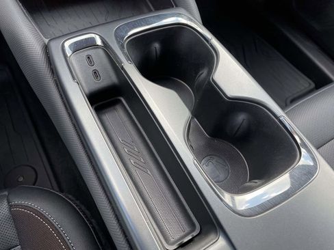 Used 2024 Chevrolet Equinox EV RS image 19