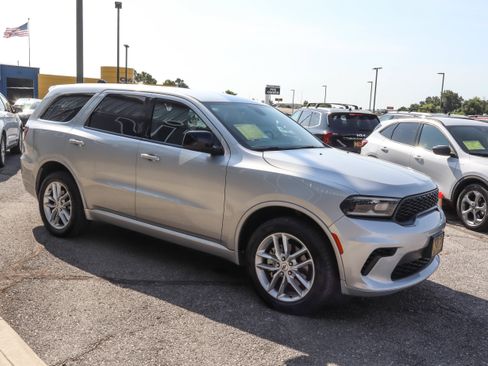 Used 2025 Dodge Durango GT AWD/4WD image 3