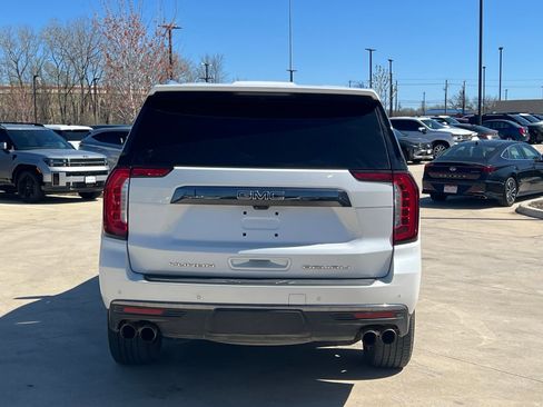 Used 2023 GMC Yukon Denali Ultimate image 11
