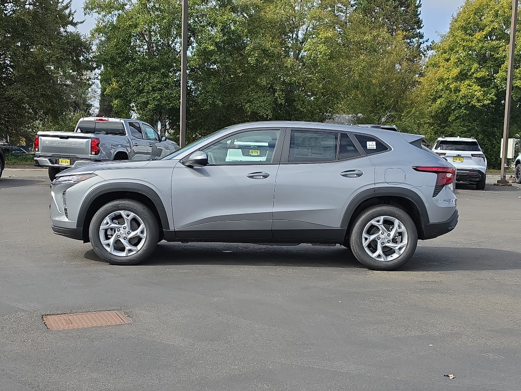 New 2026 Chevrolet Trax LS w/ LS Convenience Package FWD image 6