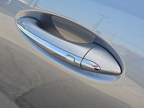 Used 2025 Buick Encore GX Sport Touring w/ Advanced Technology Package image 9