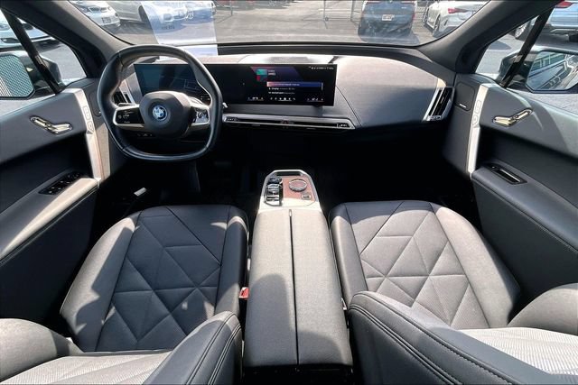 Used 2025 BMW iX xDrive50 w/ Sport Package AWD/4WD image 15
