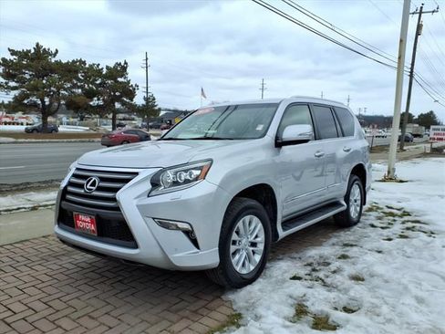Used 2016 Lexus GX 460 w/ Premium Package AWD/4WD image 3