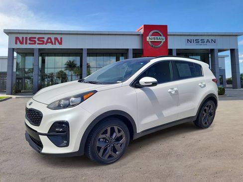 Used 2022 Kia Sportage Nightfall Edition FWD image 4