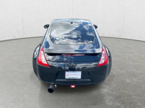 Used 2015 Nissan 370Z Coupe RWD image 30