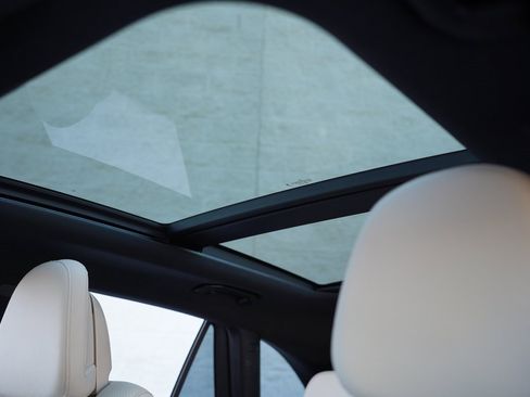 Used 2023 Mercedes-Benz GLC 300 4MATIC image 29