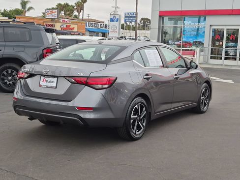 Used 2024 Nissan Sentra SV FWD image 8