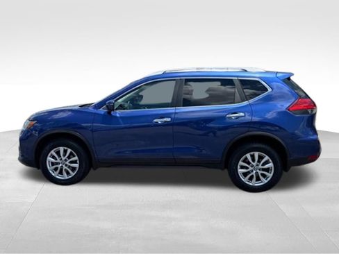Used 2017 Nissan Rogue SV w/ SV Premium Package AWD/4WD image 2