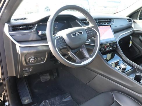 New 2025 Jeep Grand Cherokee Limited image 4