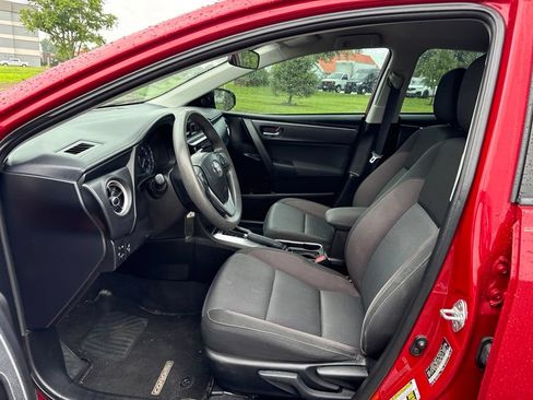 Used 2018 Toyota Corolla LE FWD image 13