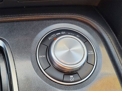 Used 2023 Nissan Armada SV image 14