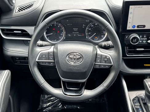 Used 2024 Toyota Highlander XSE AWD/4WD image 24