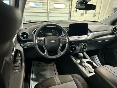 Used 2025 Chevrolet Blazer LT AWD/4WD image 4