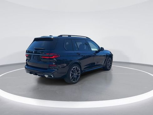 Used 2025 BMW X7 xDrive40i w/ M Sport Package AWD/4WD image 3