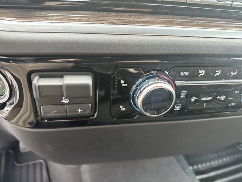 New 2026 GMC Sierra 1500 Elevation image 28