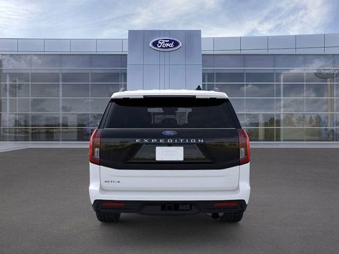 New 2026 Ford Expedition Active image 5
