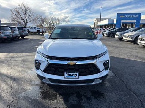Used 2025 Chevrolet Blazer LT image 2