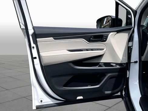Certified 2025 Honda Odyssey EX-L image 22