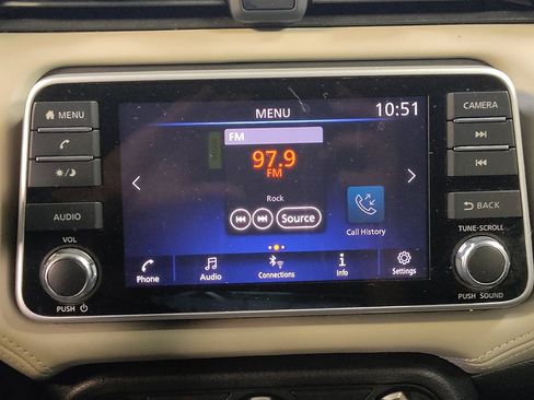 Used 2020 Nissan Versa SV image 25