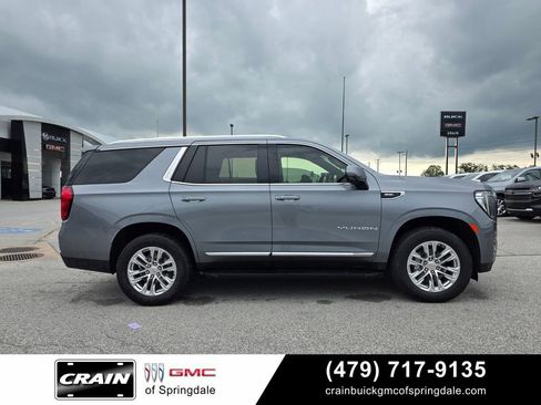 Used 2022 GMC Yukon SLT w/ SLT Premium Package AWD/4WD image 9