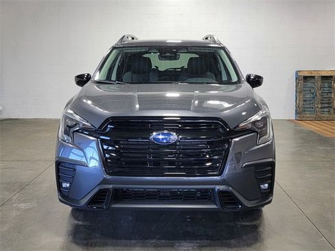 Used 2025 Subaru Ascent Onyx Edition image 2