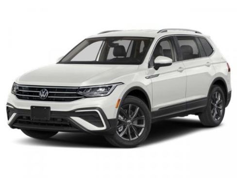 Certified 2022 Volkswagen Tiguan SE image 1