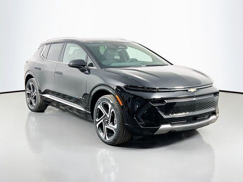 New 2026 Chevrolet Equinox EV LT image 3