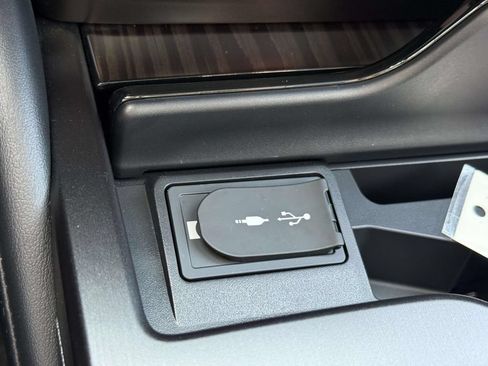 Used 2019 Lexus ES 300h w/ Accessory Package FWD image 25