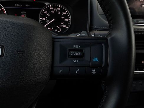 Used 2025 Nissan Rogue SV FWD image 37