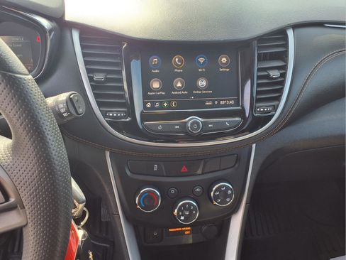 Used 2022 Chevrolet Trax LS w/ Tint and Cruise Package image 8