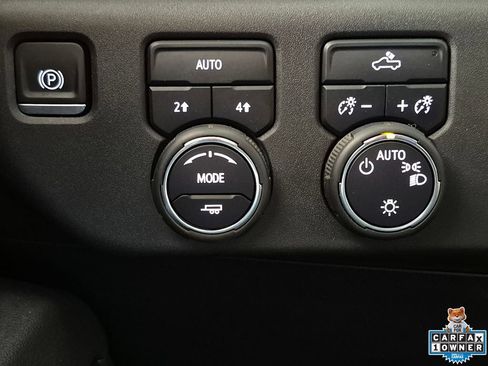 Used 2023 Chevrolet Silverado 1500 LT AWD/4WD image 19