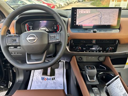 New 2026 Nissan Rogue Platinum AWD/4WD image 13