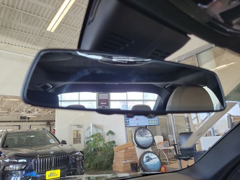 New 2026 BMW 330i xDrive Sedan w/ Convenience Package image 26