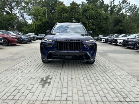 Used 2024 BMW X7 xDrive40i w/ M Sport Package AWD/4WD image 9