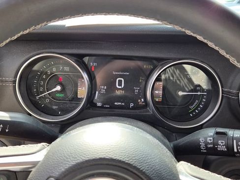 Used 2023 Jeep Wrangler Unlimited Sahara w/ Cold Weather Group AWD/4WD image 21