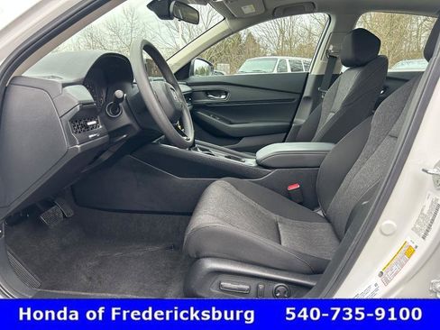 Used 2025 Honda Accord SE image 23