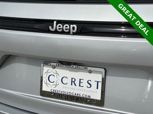 Used 2025 Jeep Grand Cherokee Limited w/ Luxury Tech Group II image 9