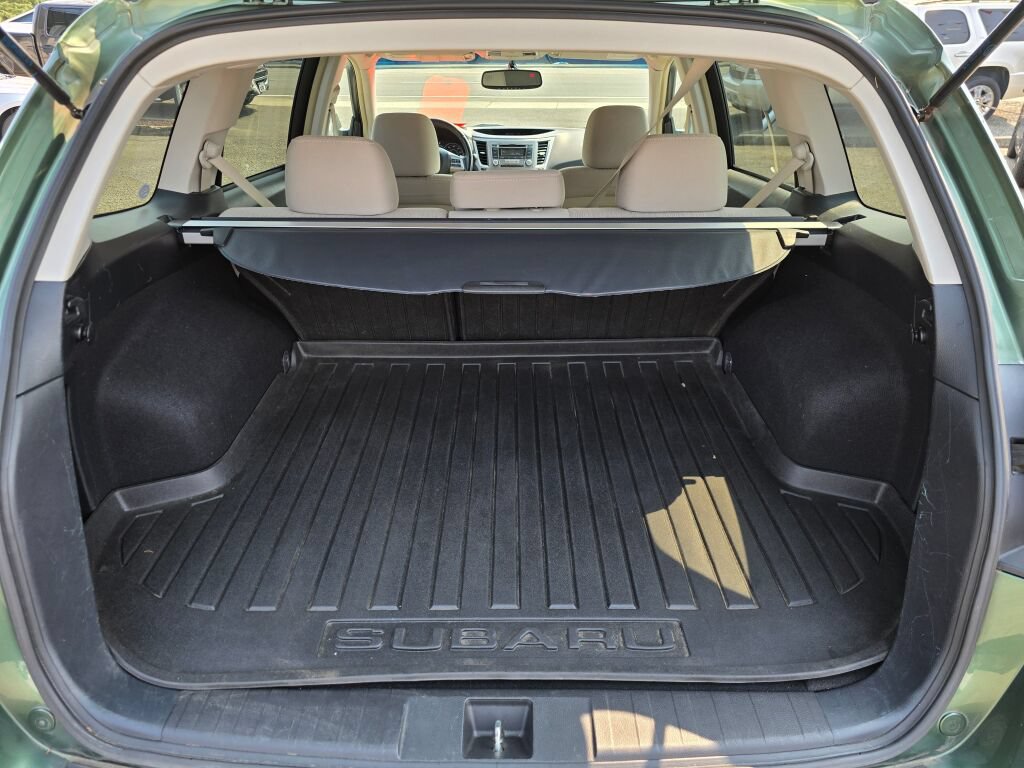 Used 2013 Subaru Outback 2.5i Premium w/ All-Weather Pkg AWD/4WD image 18