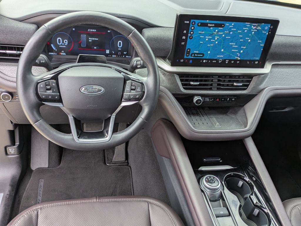 Used 2025 Ford Explorer Platinum w/ LUX Leather Package AWD/4WD image 14