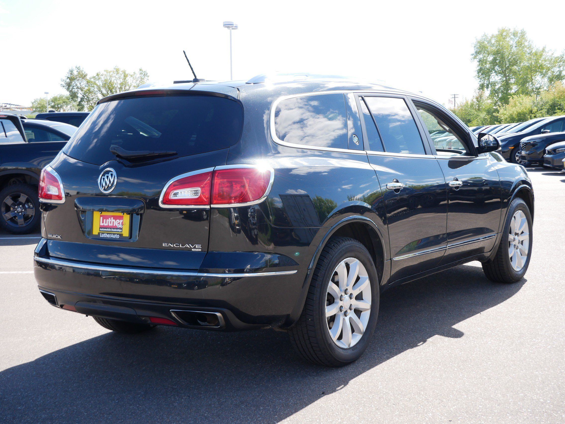Used 2015 Buick Enclave Premium w/ Trailering Package AWD/4WD image 7