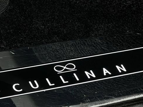Certified 2024 Rolls-Royce Cullinan Black Badge AWD/4WD image 23