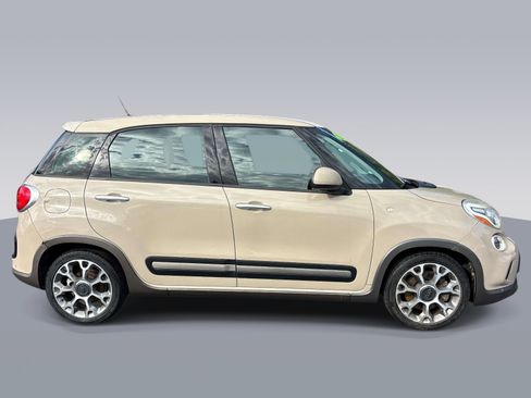 Used 2014 FIAT 500L Trekking w/ Popular Equipment Group FWD image 2