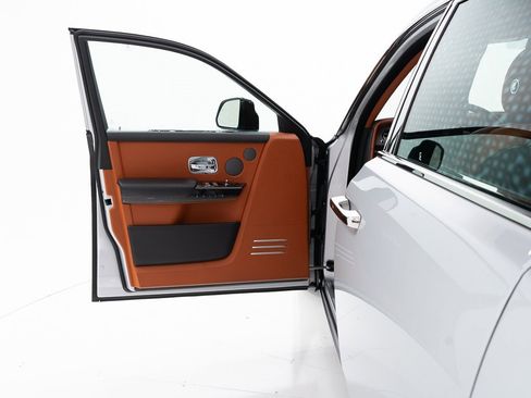 Certified 2018 Rolls-Royce Phantom Sedan image 11