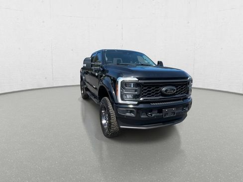 Used 2023 Ford F250 Lariat w/ Lariat Ultimate Package AWD/4WD image 3