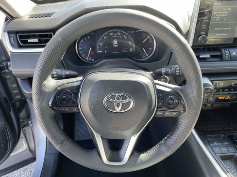 Used 2019 Toyota RAV4 Limited image 15